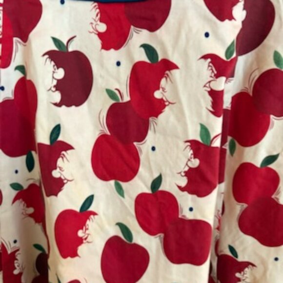 Disney Parks Snow White Poison Apple Dress Seven Dwarfs Size Large RARE - Picture 10 of 13